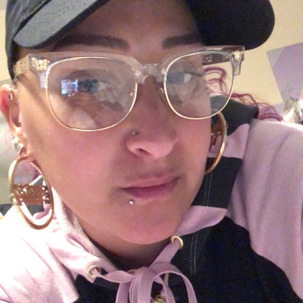 Meet your Posher, Lizbeth